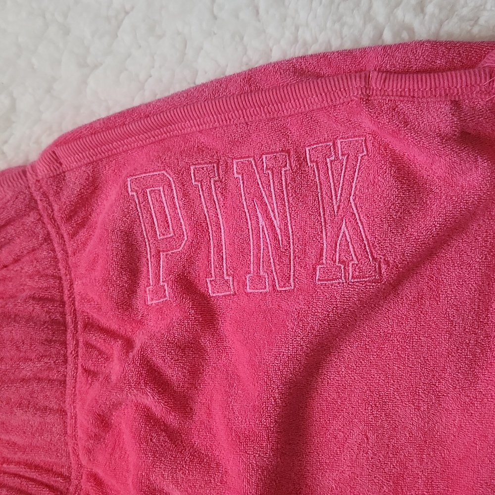 Shorts - Picture 2 of 4